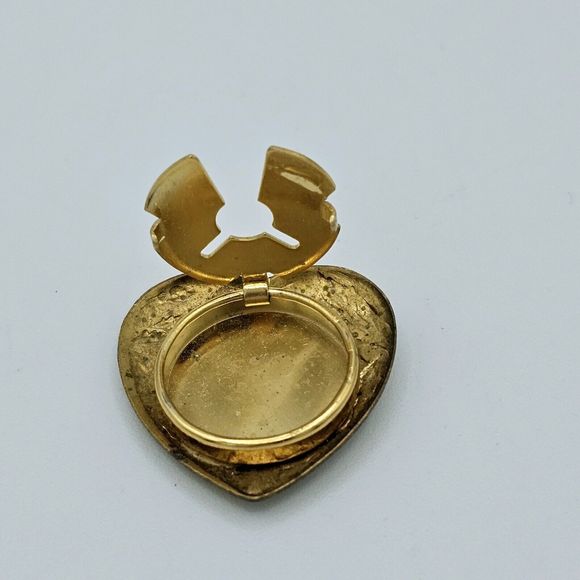 Heart Shaped Button Cover Vintage Art Nouveau Cameo Lady 1990 Click-It Gold Tone - Picture 5 of 8